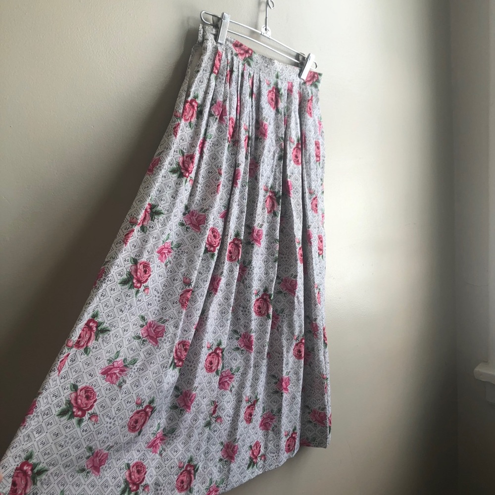 Vintage Cottagecore Floral Rose print skirt - Picture 2 of 7